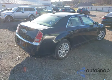 2013 Chrysler 300 Motown z USA, uszkodzony, nr VIN 2C3CCARG7DH644658